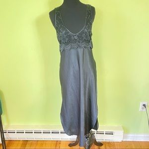 VINTAGE INTIMATE AFFAIR BLACK SILKY LONG NIGHGOWN LINGERIE SIZE SMALL